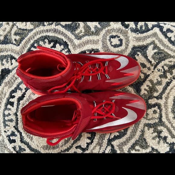 Basketball shoes - Picture 5 of 8